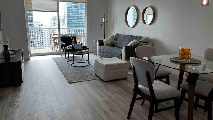 Oceanview-1kbed1sofabed-33th Floor-freeparking - Miami