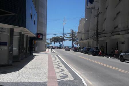Apto " BC BEACH HOUSE" 30 metros da praia
