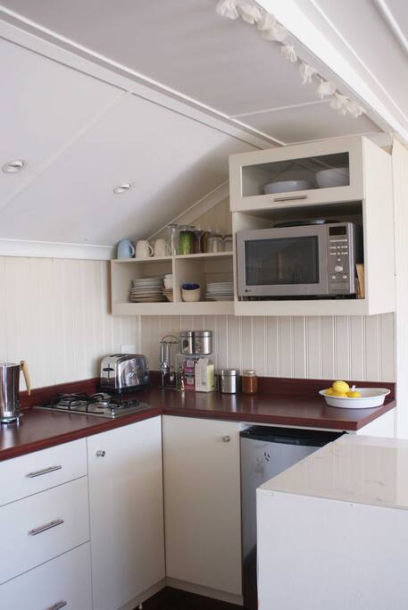 Fully equipped kitchen.