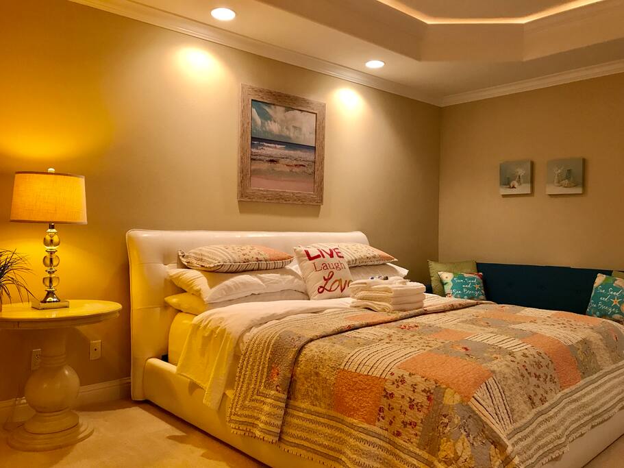 Master Bedroom 1/ King size bed & sofa bed.