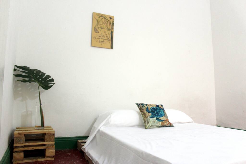 Cuarto con cama doble