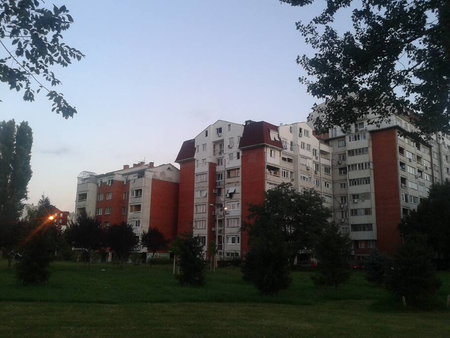 park iza zgrade