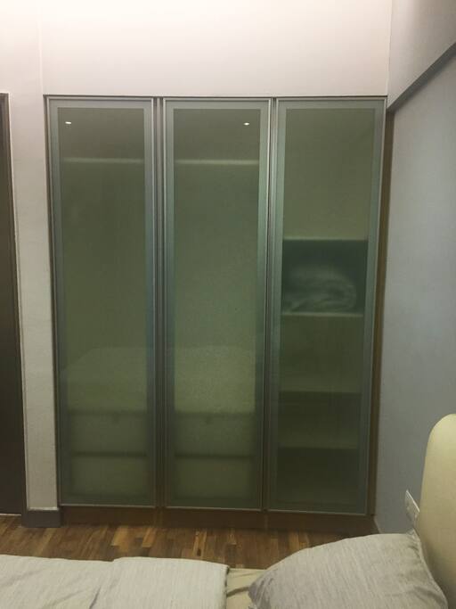2nd Room (Closet)