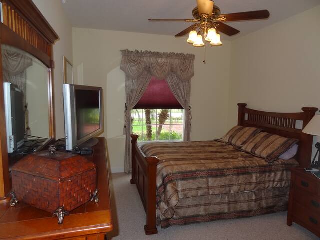 Peaceful Premium West Daytona