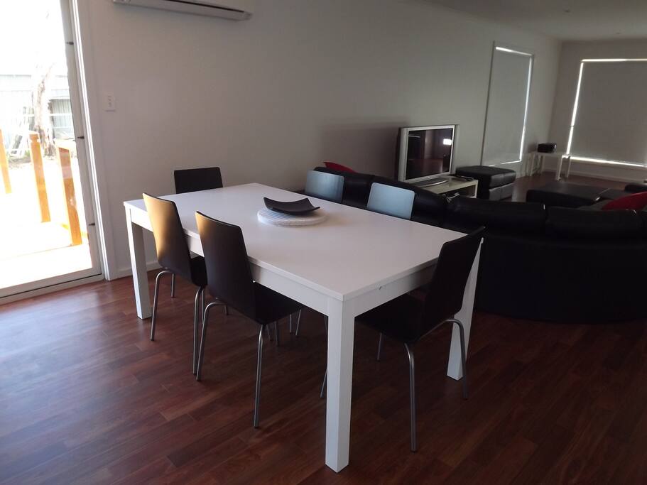 Large dining table that can be extended
