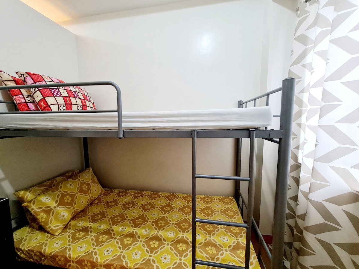 Dormitorio 2 con terraza doble, bueno para 2 personas.