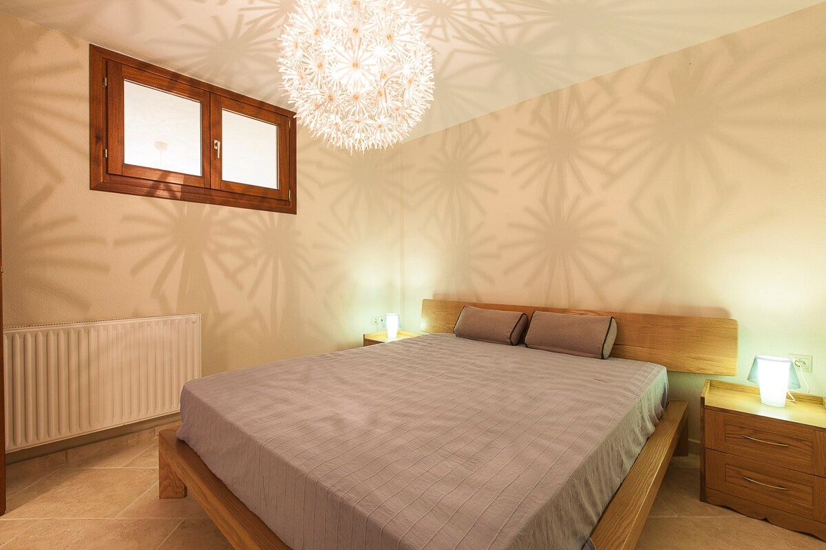 ორადგილიანი საძინებლები ქვედა სართულზე (მიწისქვეშა)