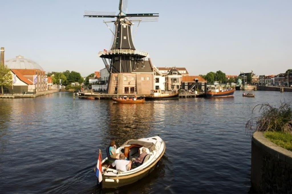the "Adriaan" mill in the centre of Haarlem