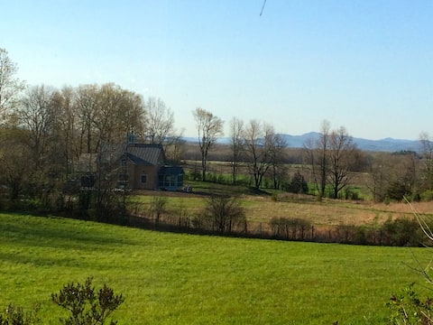 Blue Barn Middlebury, VT
1- 5 Bedrooms available