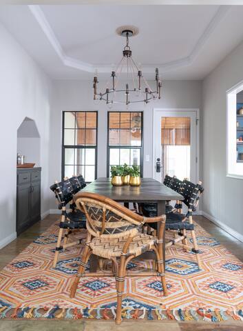 Modern Retreat Minutes from Downtown and Ladybird gallery image 2