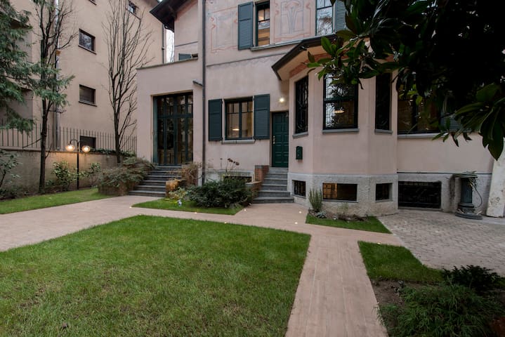 Exclusive Villa in City Life for groups (NO party)