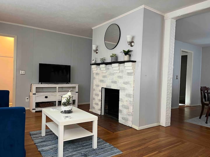 3-bedroom Apt @ Prov College - Providence, RI