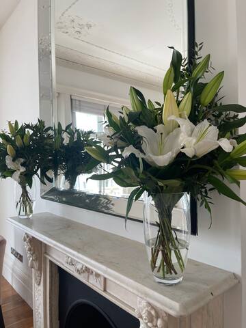 Stunning Grand 2 bed, 2 bath apartment# gallery image 3