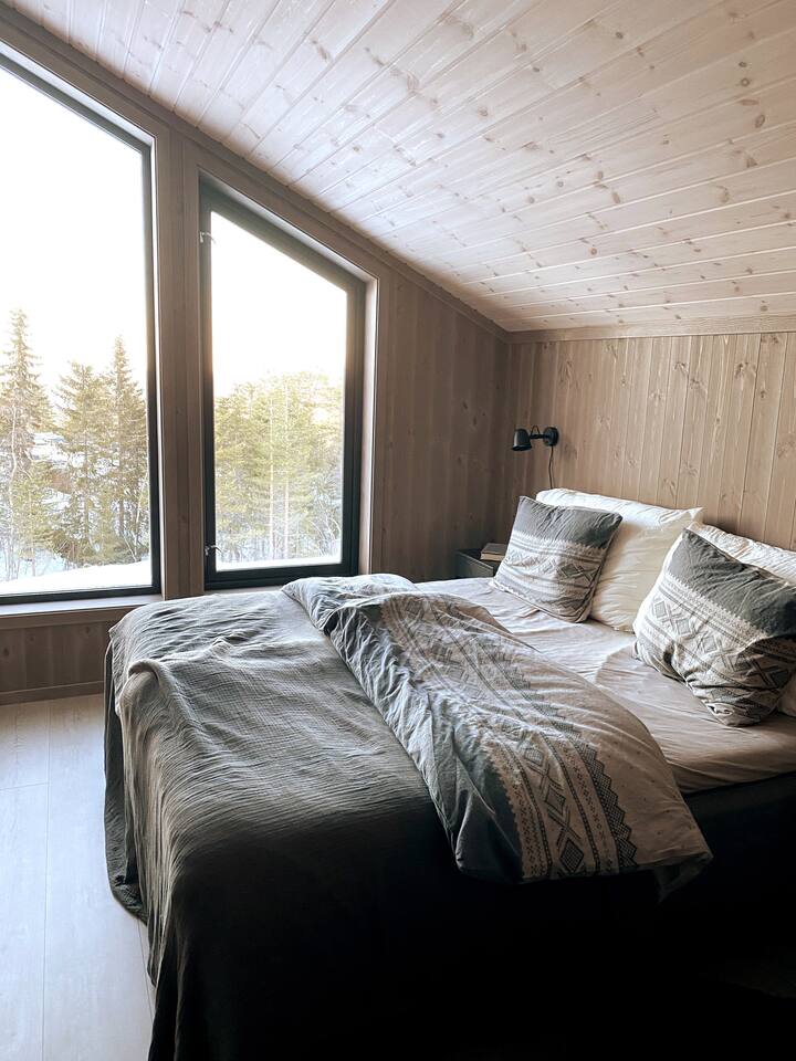 Master bedroom w/double bed 2 floor