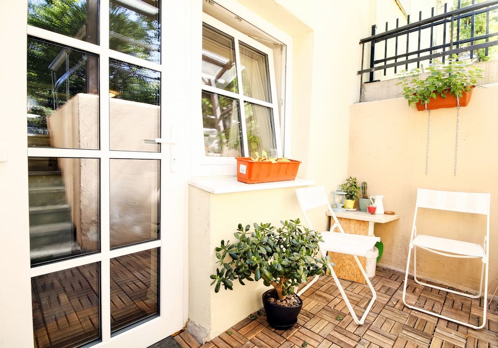 Private small terrace with roof