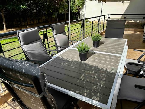 Cozy Apartment with Garden Retreat