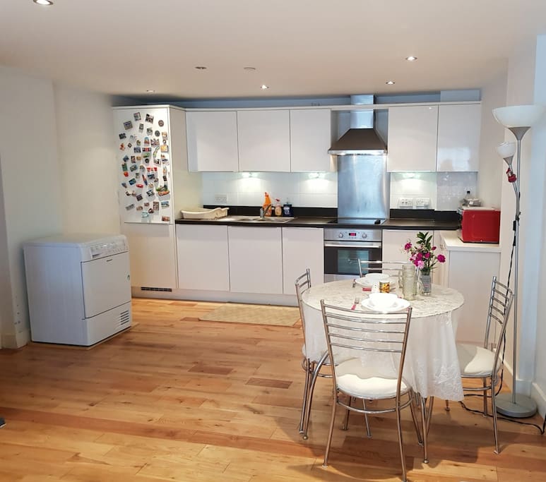 Open kitchen/living room