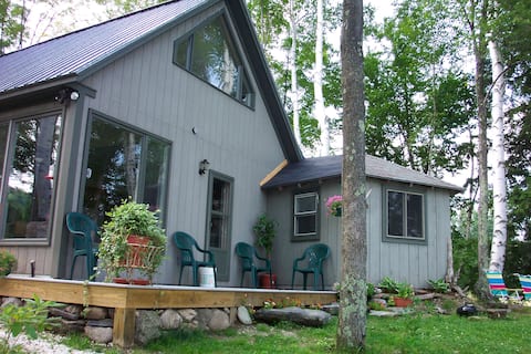 Lake Front/Peaceful retreat but close to town