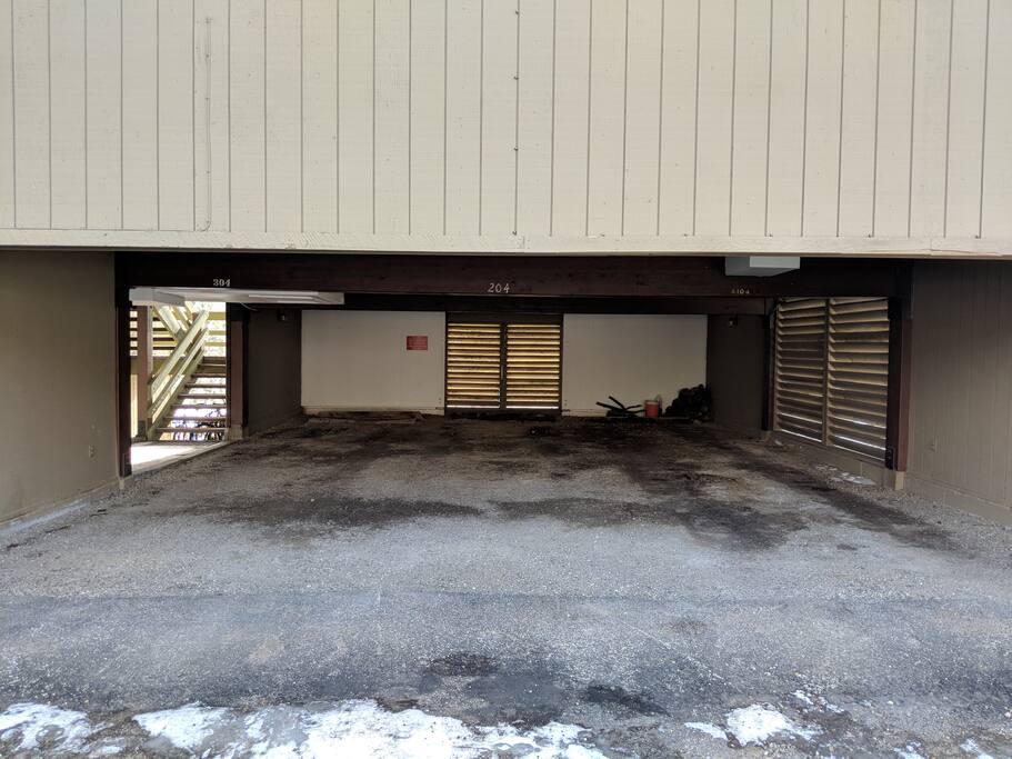 Carport (6'11" clearance)