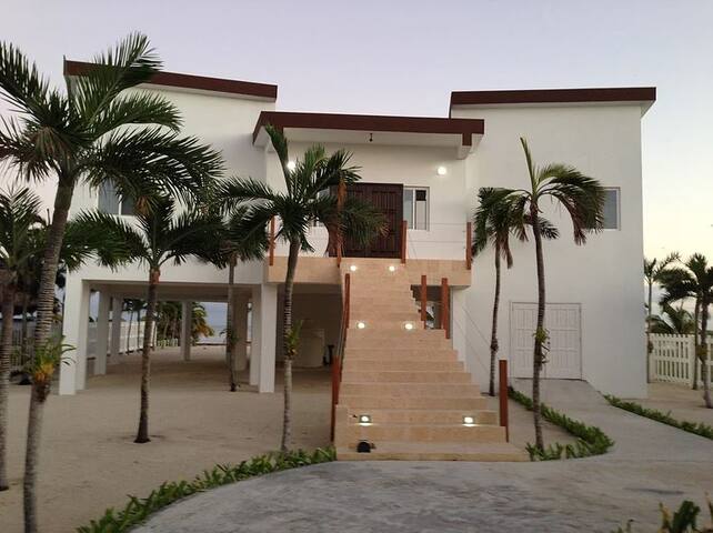 Unbelizeable Dreaming LTD: $50 Off/Night Special! gallery image 5