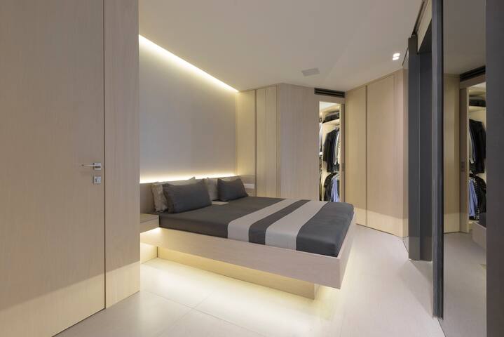 Infinity Sea View Apartment gallery image 5