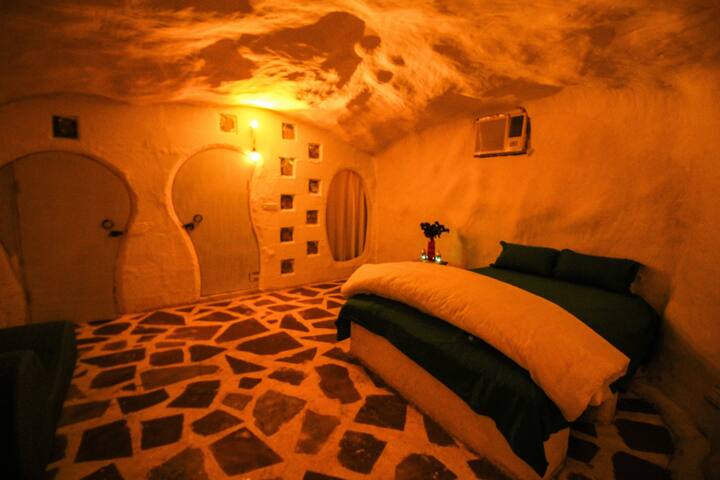 Unique Cave stay with private JACUZZI session