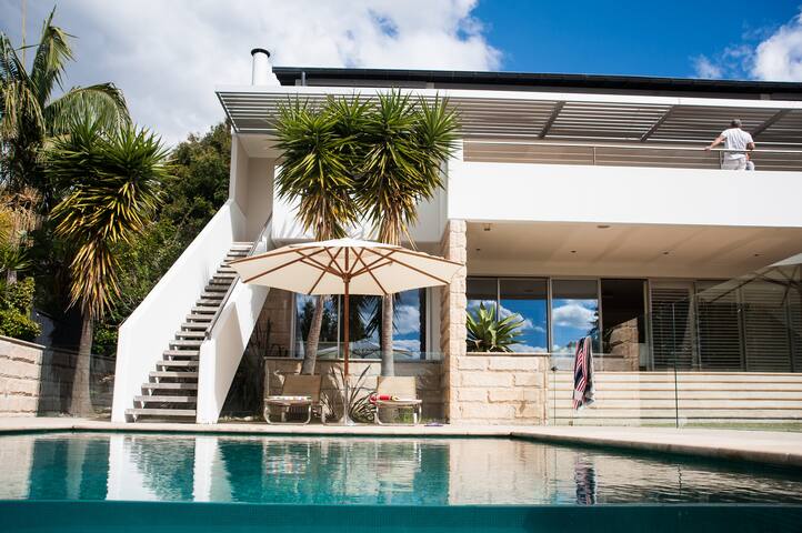 BALMORAL BEACH-Panoramic Harbour Views, Pool, Spas gallery image 4