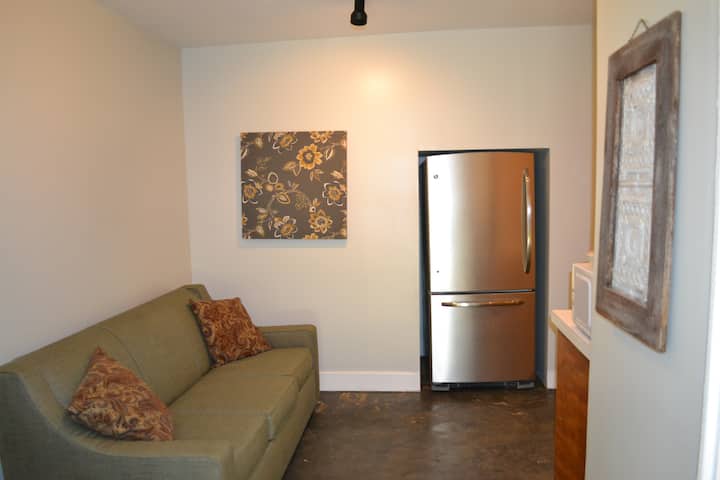 Bungalow Suite #A - Cloud Lane - New Braunfels