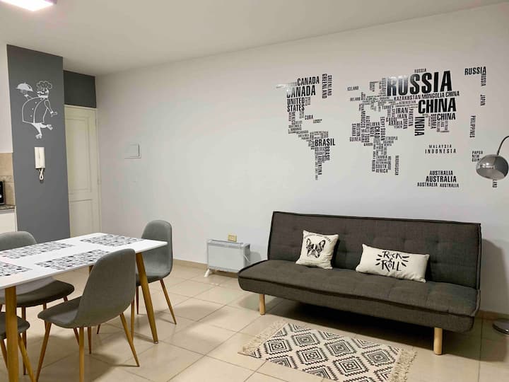 Luminoso Y Confortable Departamento En Capital - San Juan, Argentina