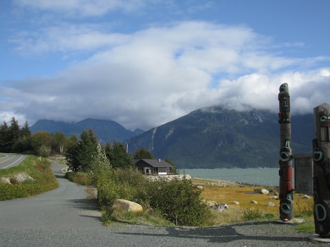 Picture Point Seaside Flat, beachfront, near town