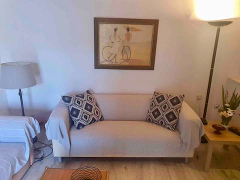 Popular Airbnb listing: Christiana’s Stone Villa in Περιφερειακή Ενότητα Νήσων