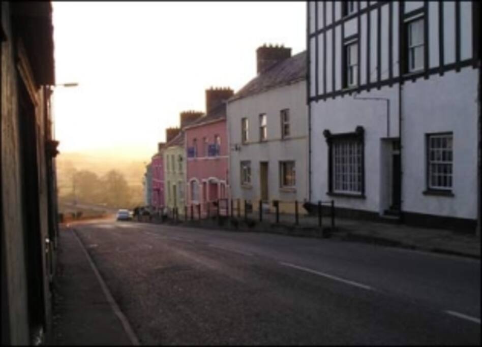 The cottage is located on a quiet, private road up above the main road through town. Parking available. You can walk to everywhere in town!