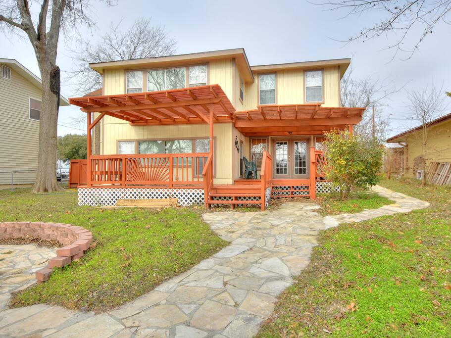 Lonestar River House
