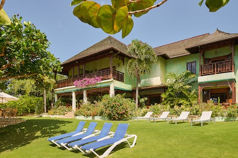 Whispering Waters on Discovery Bay