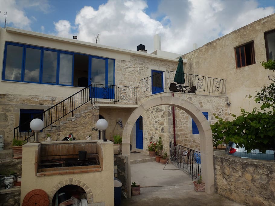 This is the house. 4 rooms are available.