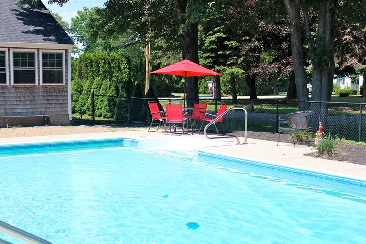 Charming Maine House With Pool Near Beach Cottages For Rent In