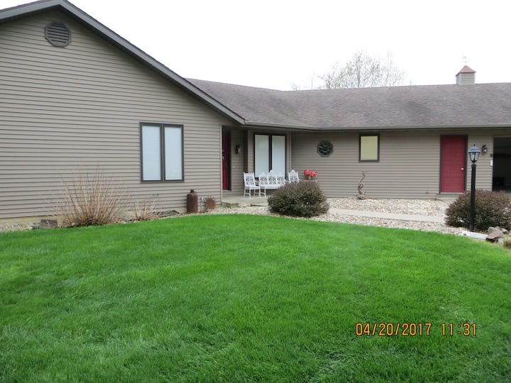 New Pella, IA Airbnb Houses for Rent in Pella, Iowa, United States