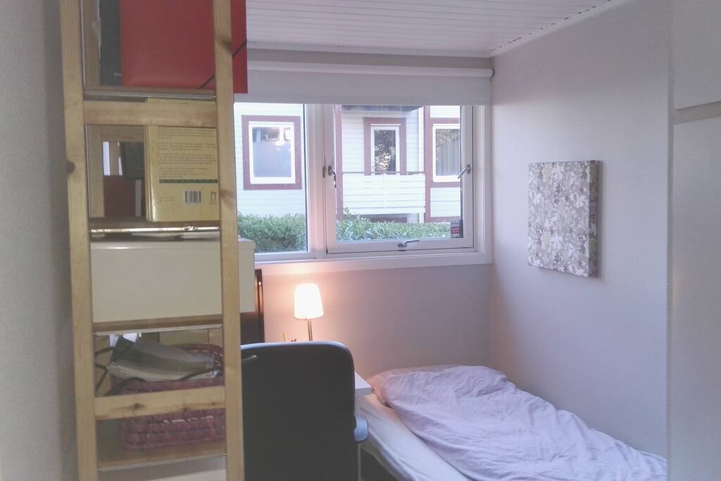 Good quality bed in this bedroom.