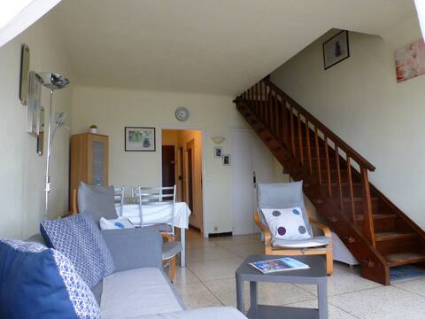 Successful Airbnb property: Stunning 2 room apartment facing the sea in Saint Raphaël