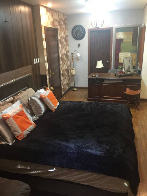 Master bedrooms with toilet and bath plus office table equipped with IMac Deaktop.