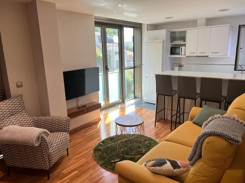 Propiedad de Airbnb exitosa: Beautiful apartment in the center of Vivero en Viveiro