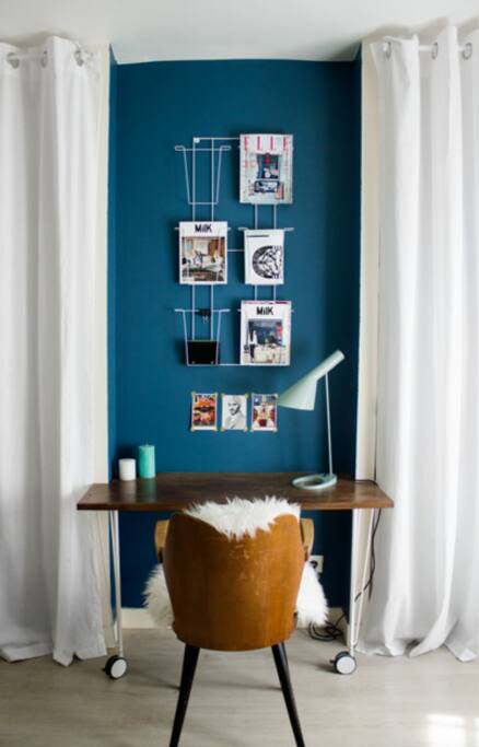Espace de bureau dans la chambre