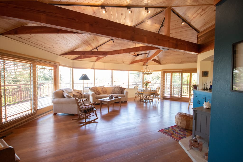 No Place Like Home, It's a Holiday! Houses for Rent in Sebastopol