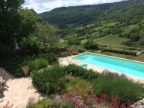 Charming house in heart of Burgundy