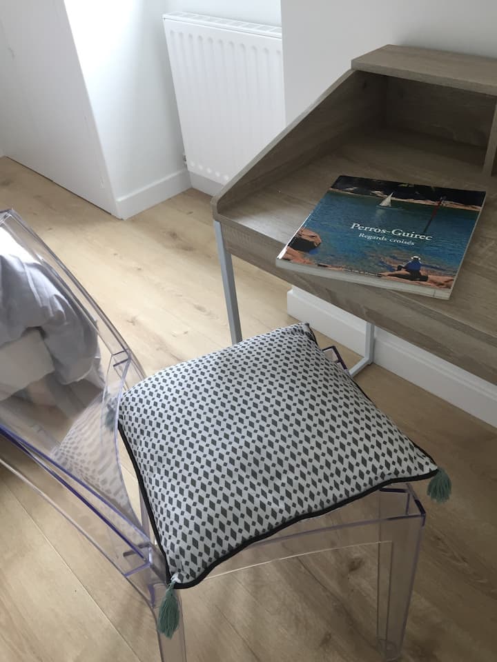 chumba cha ofisi 1 mtu