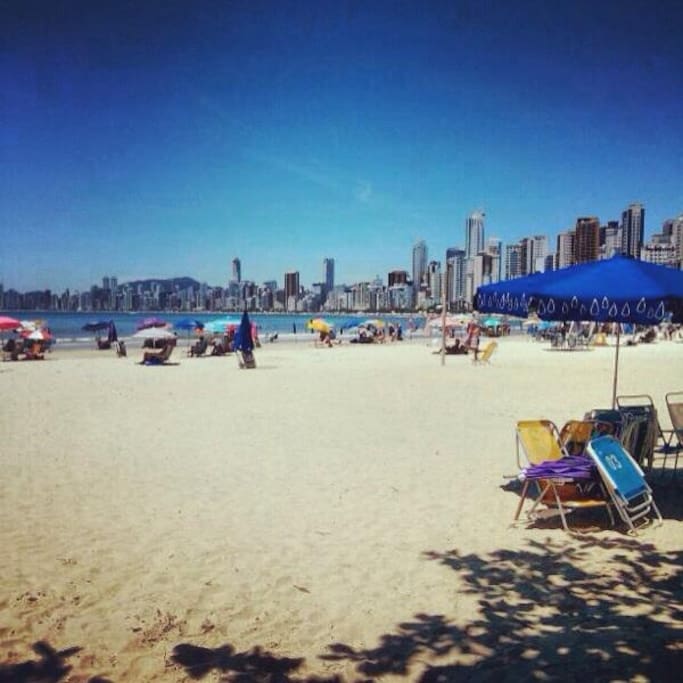 praia Ocian em frente ao apartamento