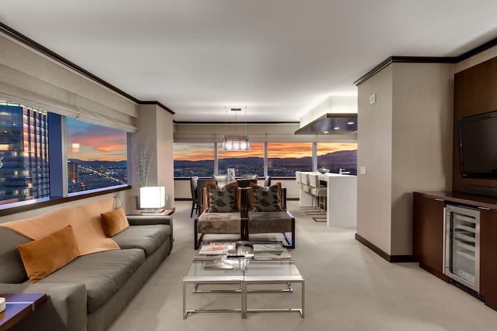Best/ Biggest 2 BR Penthouse @Vdara! Ab Fab Views!