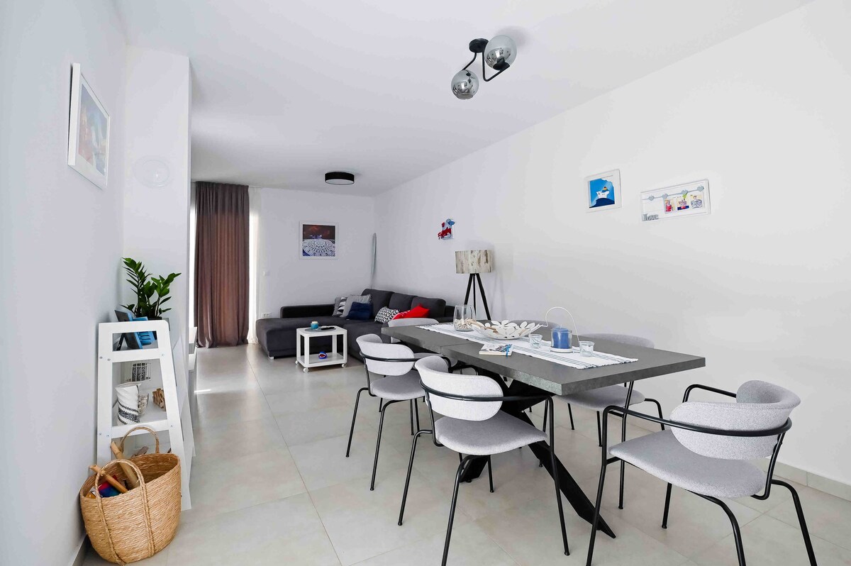 Dining area image 1 at Apartment Festini – Spacious apartment in central Pag in Pag