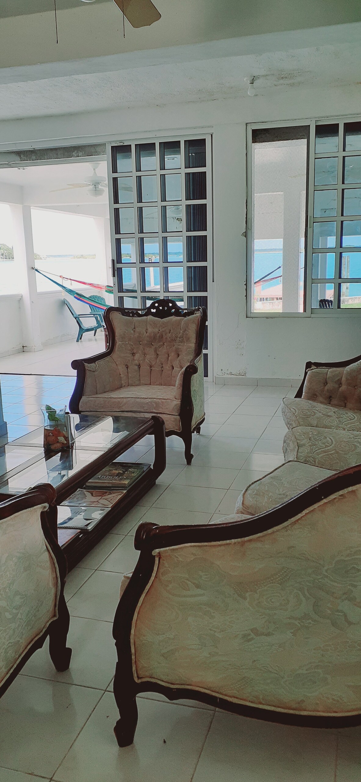 Anuncio de Airbnb popular: "La Vista" house with lagoon and private dock en Bacalar