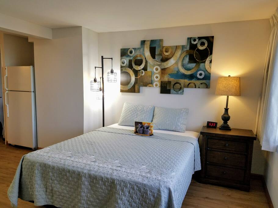 Queen bed with dresser night stand